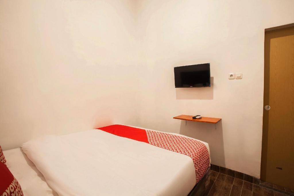 Oyo 2720 Sutomo Inn Medan Kültér fotó