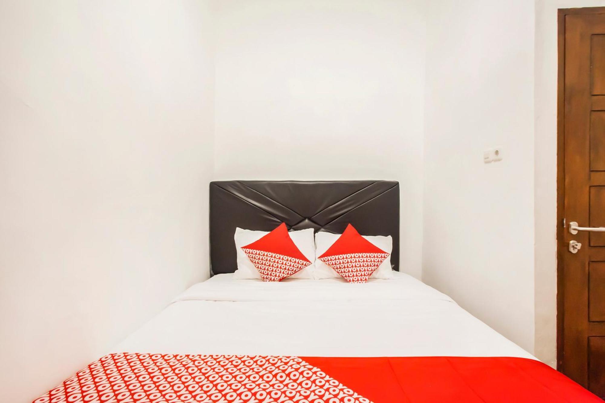 Oyo 2720 Sutomo Inn Medan Kültér fotó