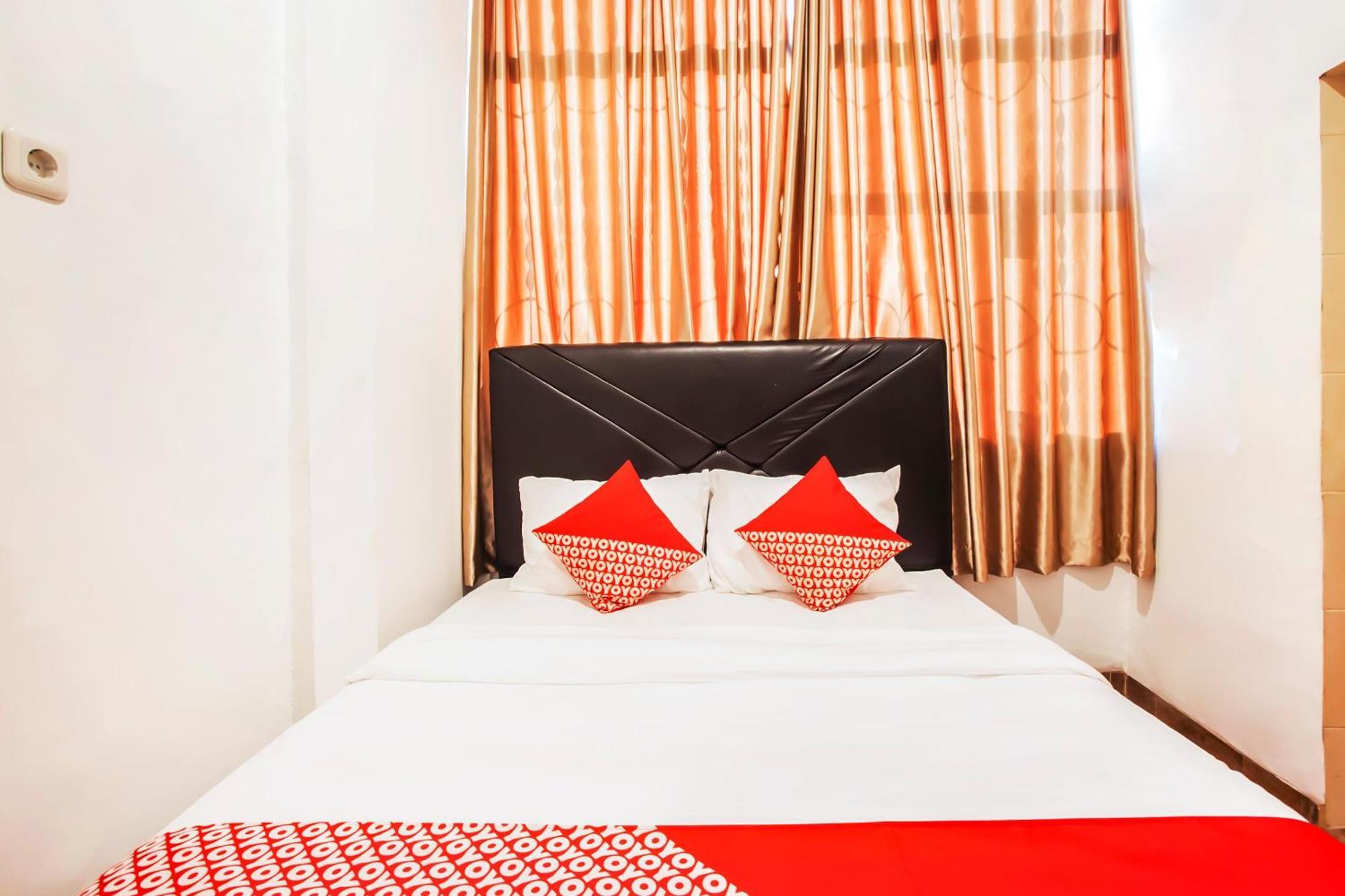 Oyo 2720 Sutomo Inn Medan Kültér fotó