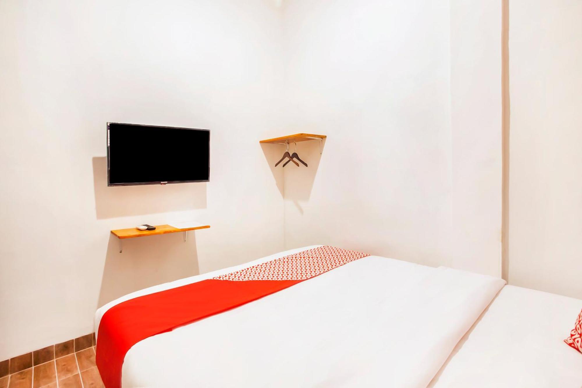 Oyo 2720 Sutomo Inn Medan Kültér fotó