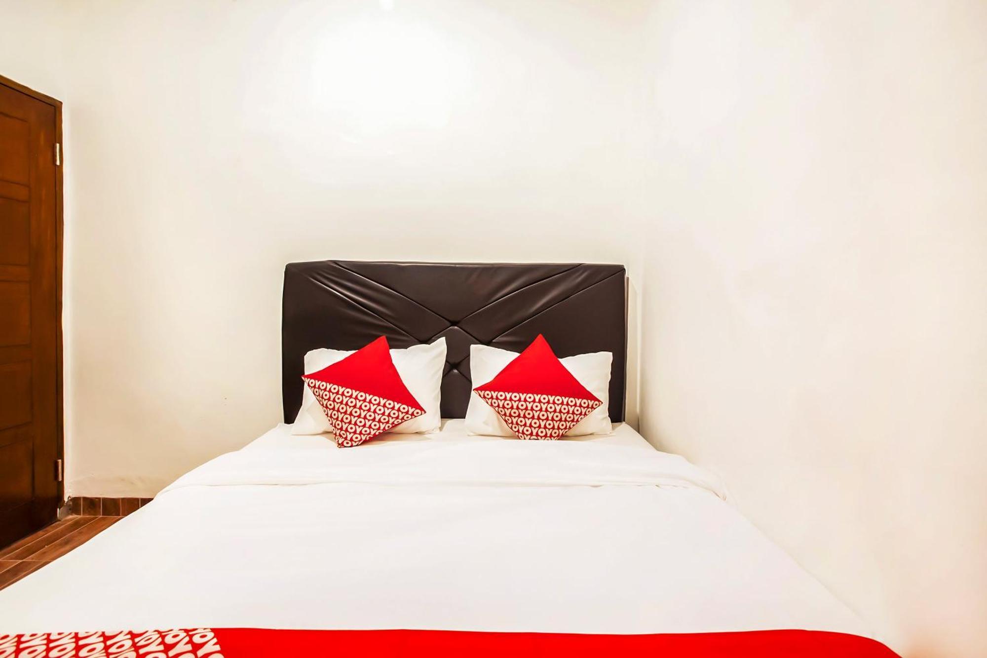 Oyo 2720 Sutomo Inn Medan Kültér fotó