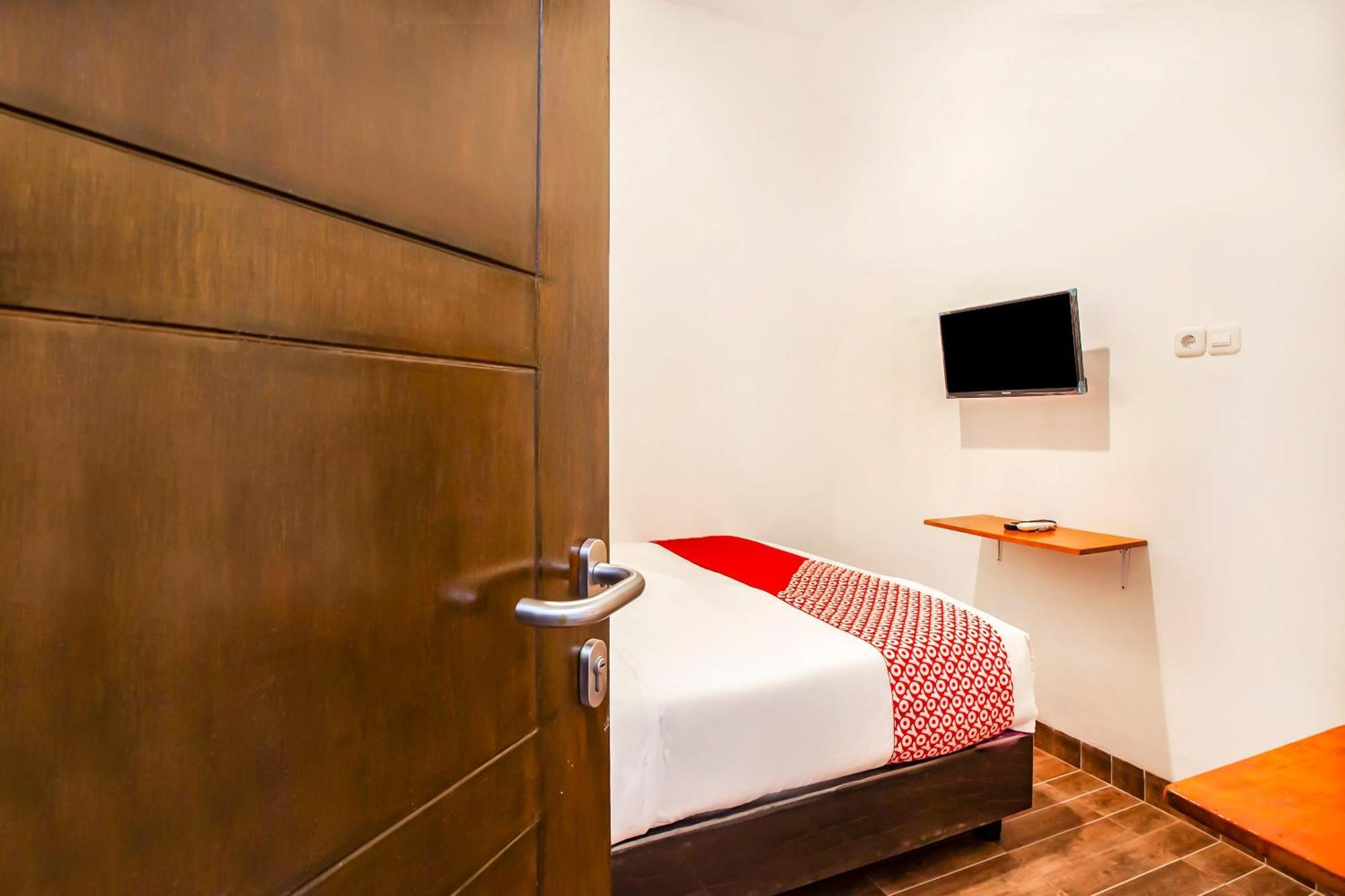 Oyo 2720 Sutomo Inn Medan Kültér fotó