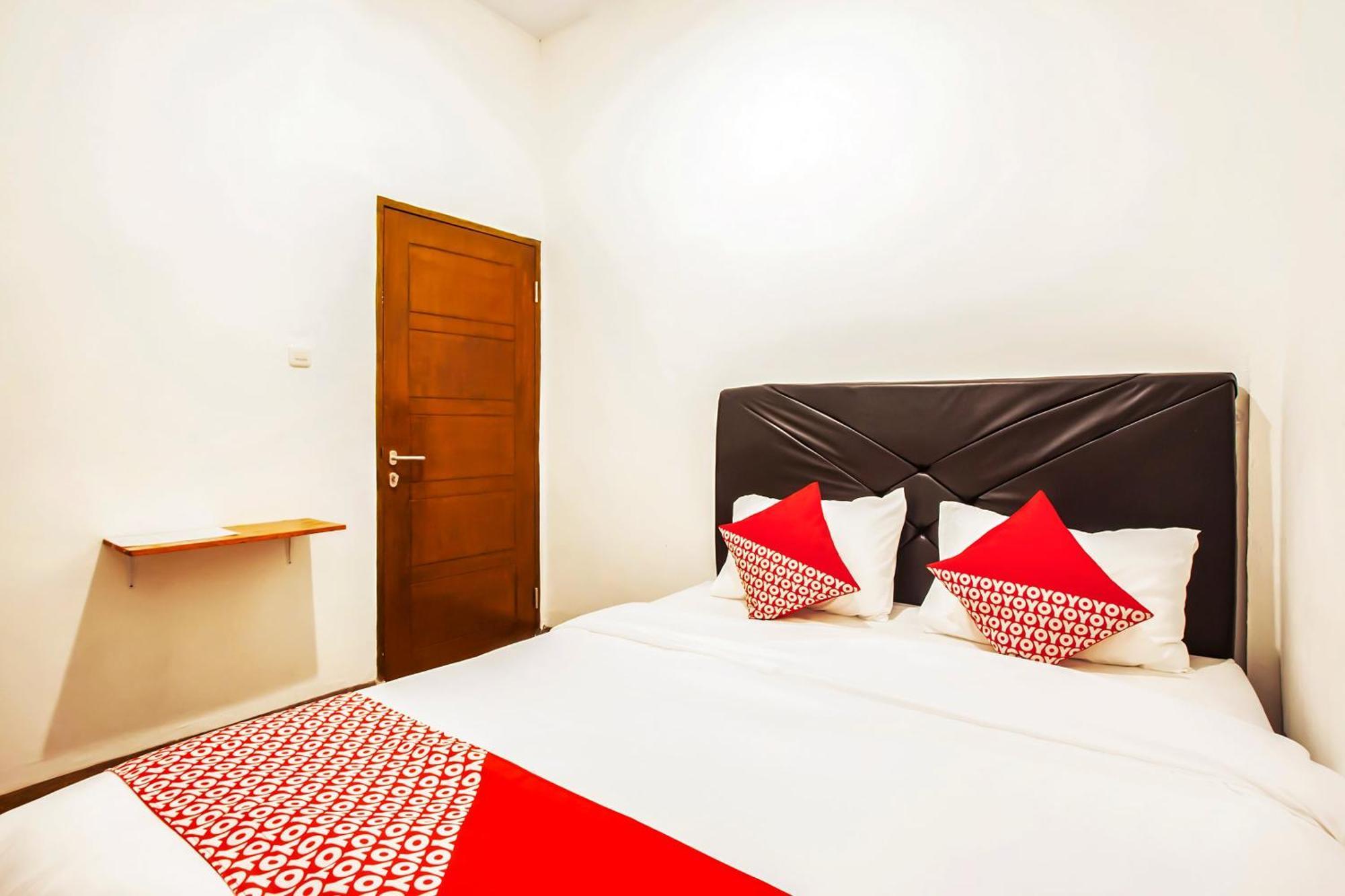 Oyo 2720 Sutomo Inn Medan Kültér fotó