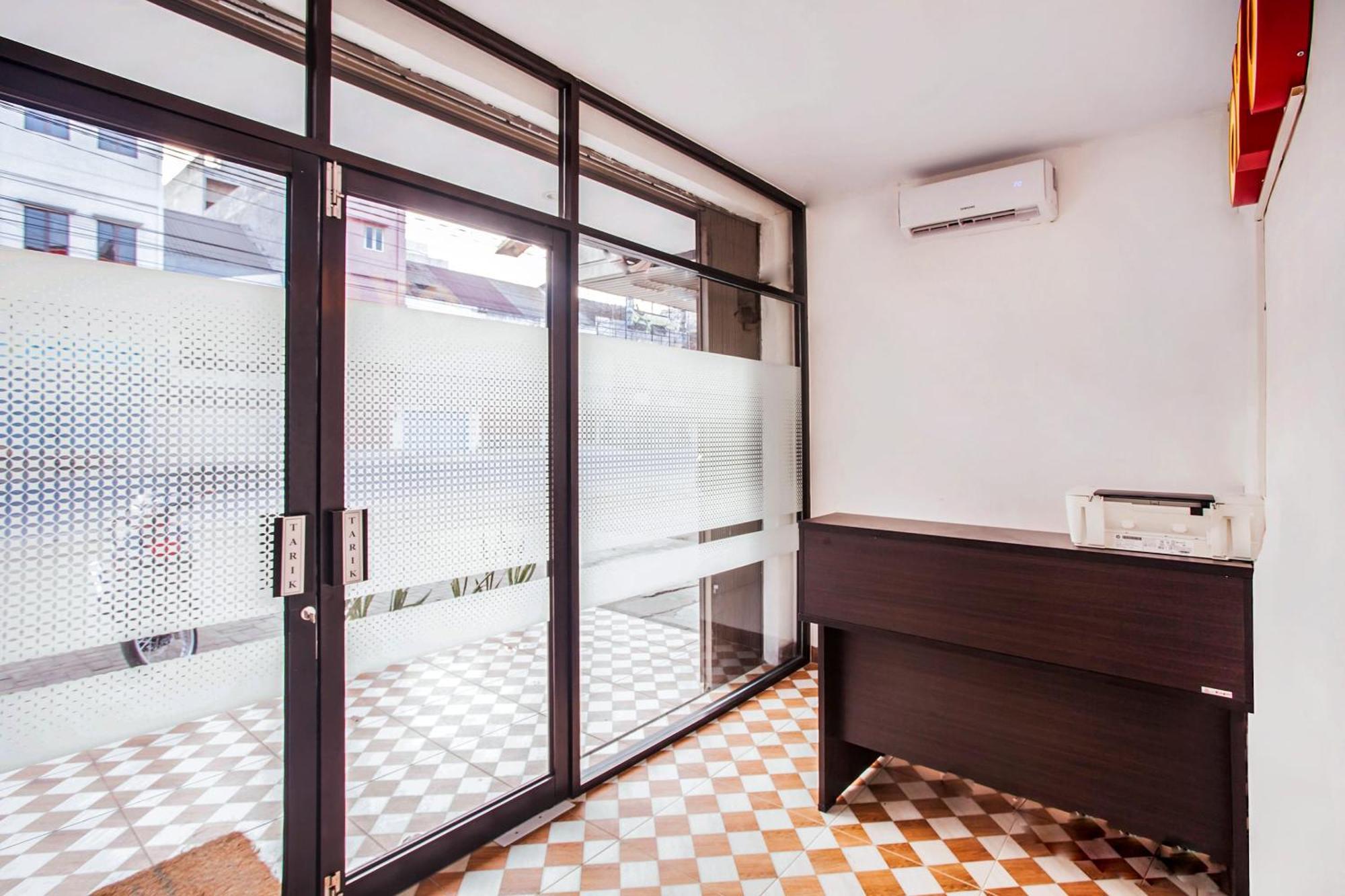 Oyo 2720 Sutomo Inn Medan Kültér fotó