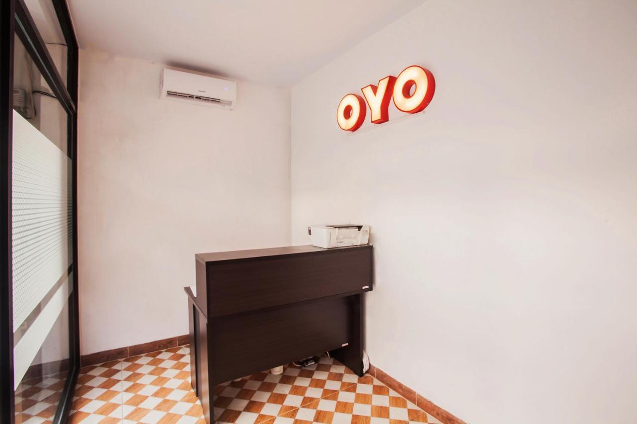Oyo 2720 Sutomo Inn Medan Kültér fotó